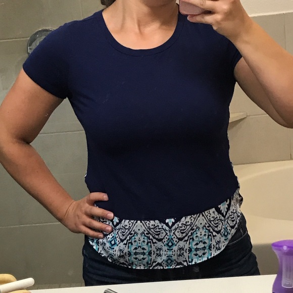 Express T-shirt XS. Super Cute Style that gives a layered look.Cute with jeans! - Picture 4 of 4